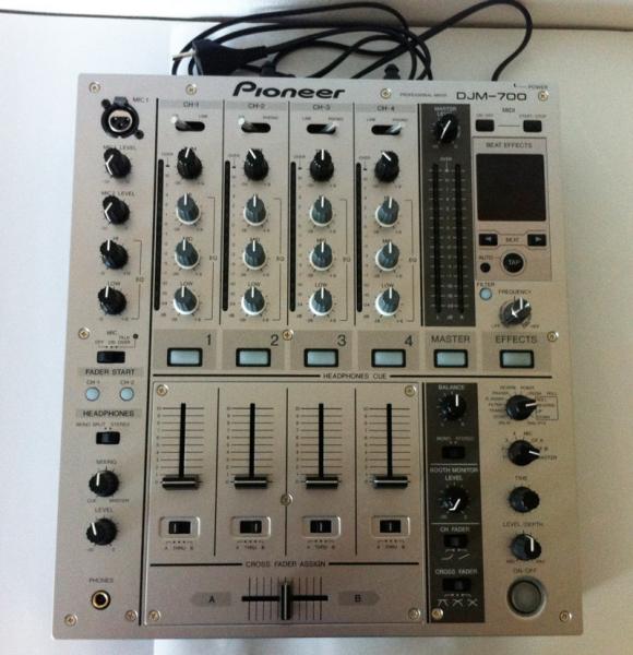 Djm-700