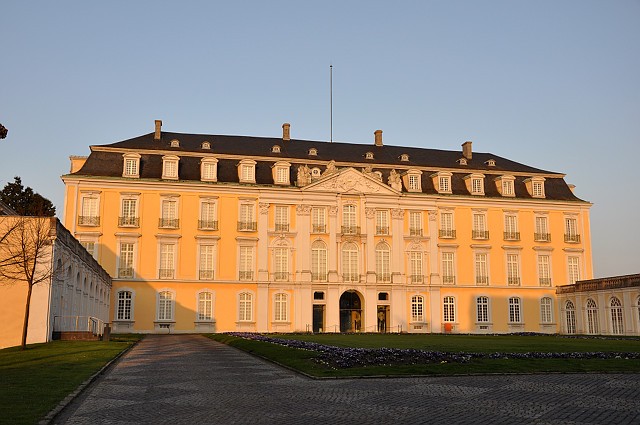 schloss.JPG